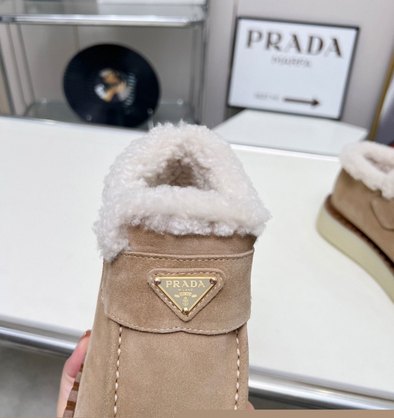 Pra*a casual shoes